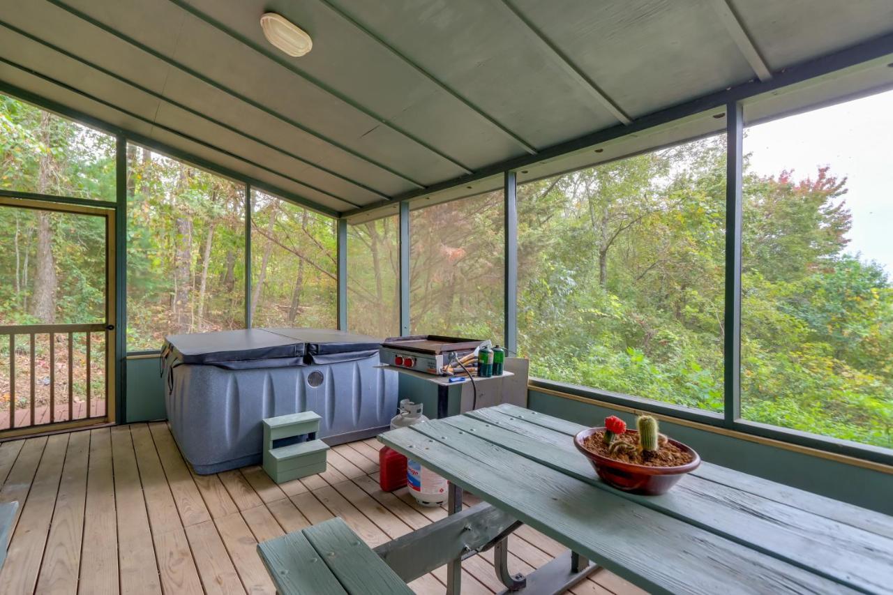Mountaintop Ellijay Cabin With Private Hot Tub Exteriér fotografie